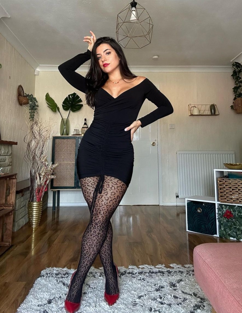 Lily Fiore - Sensual Pantyhose
